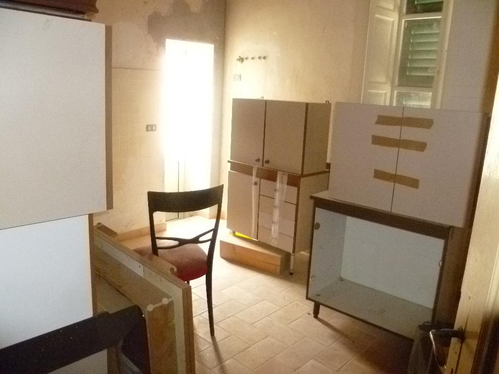 2064 - APPARTAMENTO VENDITA CARASSAI ZONA CENTRO - € 69.000