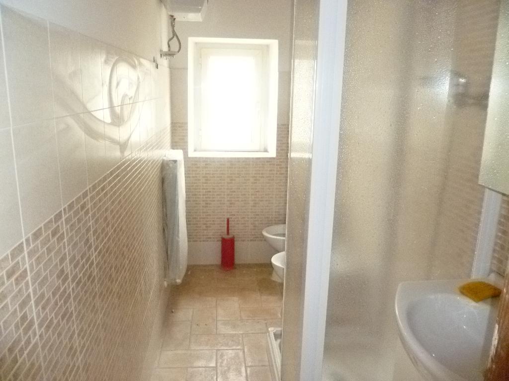 2064 - APPARTAMENTO VENDITA CARASSAI ZONA CENTRO - € 69.000 3