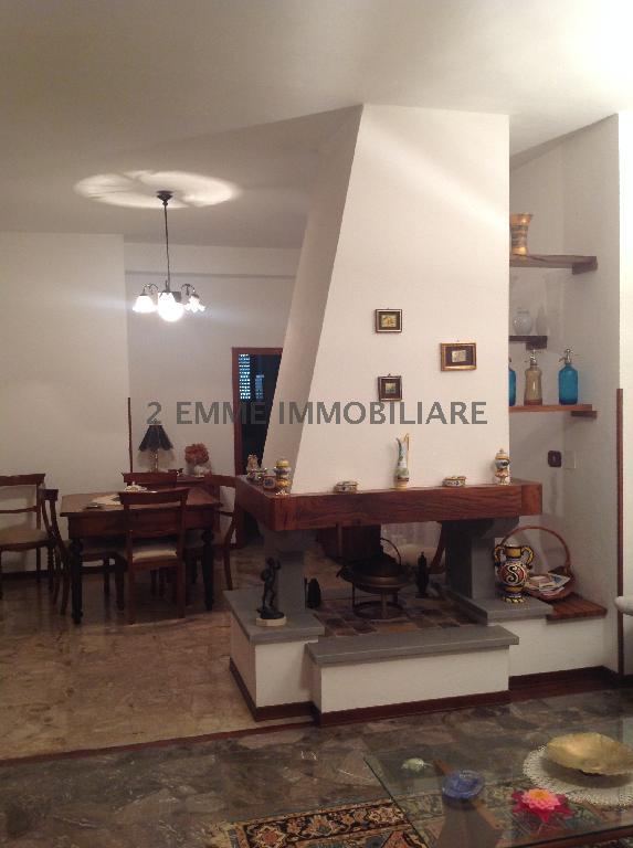 3858 - VILLA VENDITA NERETO ZONA CITTA' - € 350.000 3