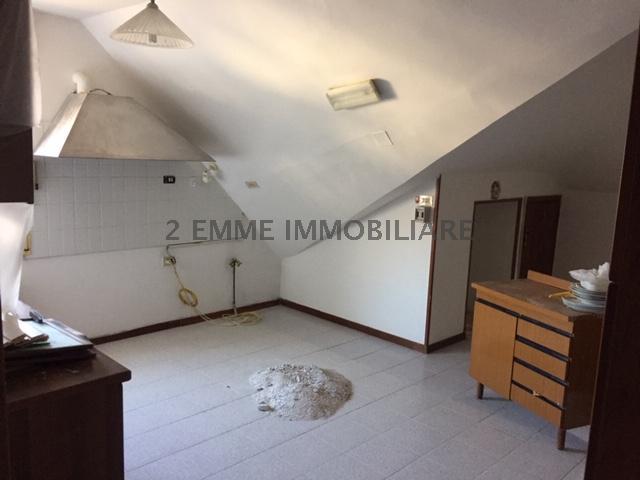 3900 - APPARTAMENTO VENDITA ROCCAFLUVIONE ZONA CITTA' - € 80.000 5