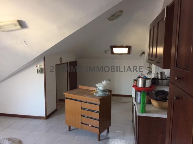 3900 - APPARTAMENTO VENDITA ROCCAFLUVIONE ZONA CITTA' - € 80.000 6