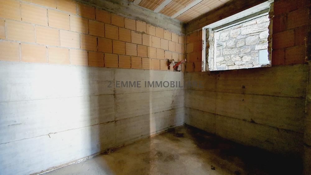 4173 - CIELO-TERRA VENDITA ASCOLI PICENO ZONA FUORI CITTA' - TRATTATIVA RISERVATA 2
