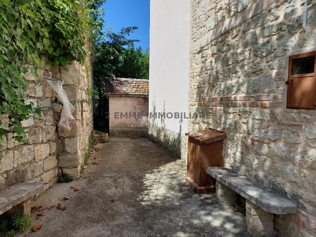 4287 - CASA COLONICA VENDITA ROCCAFLUVIONE ZONA CAMPAGNA - € 75.000 3