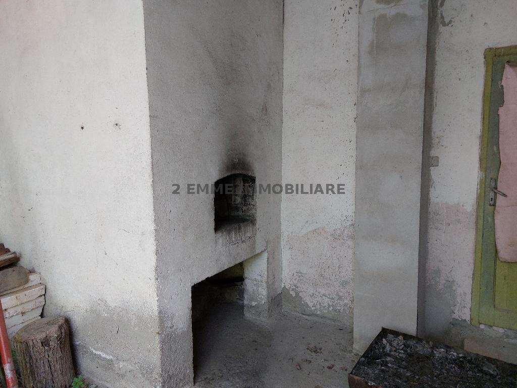 4287 - CASA COLONICA VENDITA ROCCAFLUVIONE ZONA CAMPAGNA - € 75.000 9