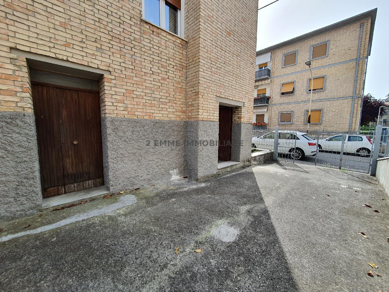 4449 - CANTINA VENDITA ASCOLI PICENO ZONA PORTA MAGGIORE - € 21.000