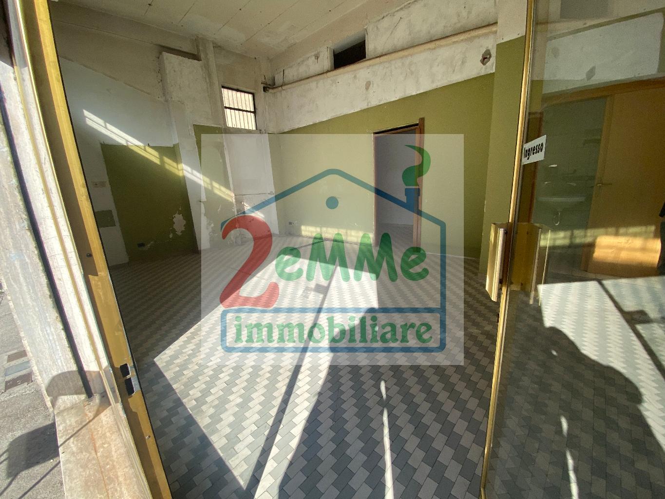 4572 - LOCALE COMMERCIALE AFFITTO ASCOLI PICENO ZONA PORTA MAGGIORE - € 600 2