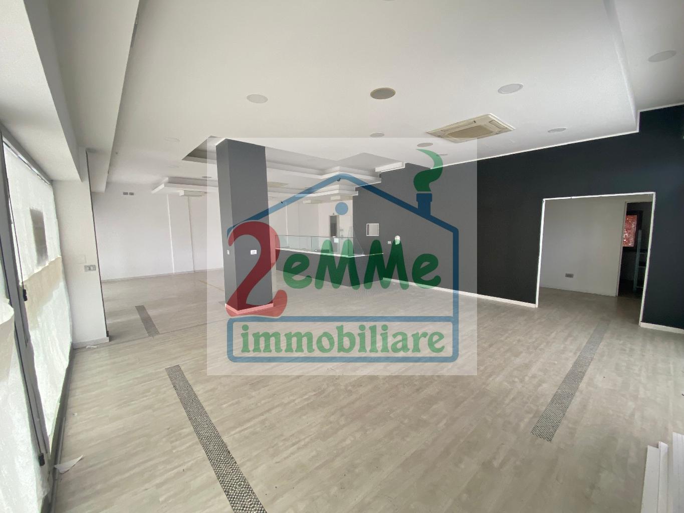 4578 - LOCALE COMMERCIALE VENDITA SPINETOLI ZONA PAGLIARE - € 198.000