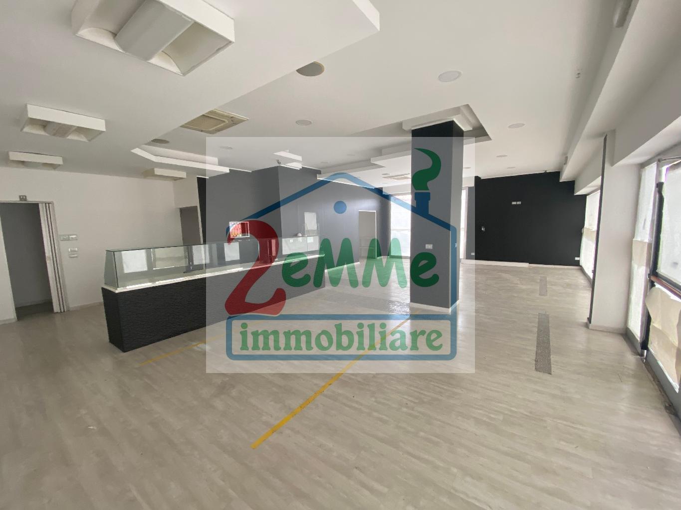 4578 - LOCALE COMMERCIALE VENDITA SPINETOLI ZONA PAGLIARE - € 198.000 3