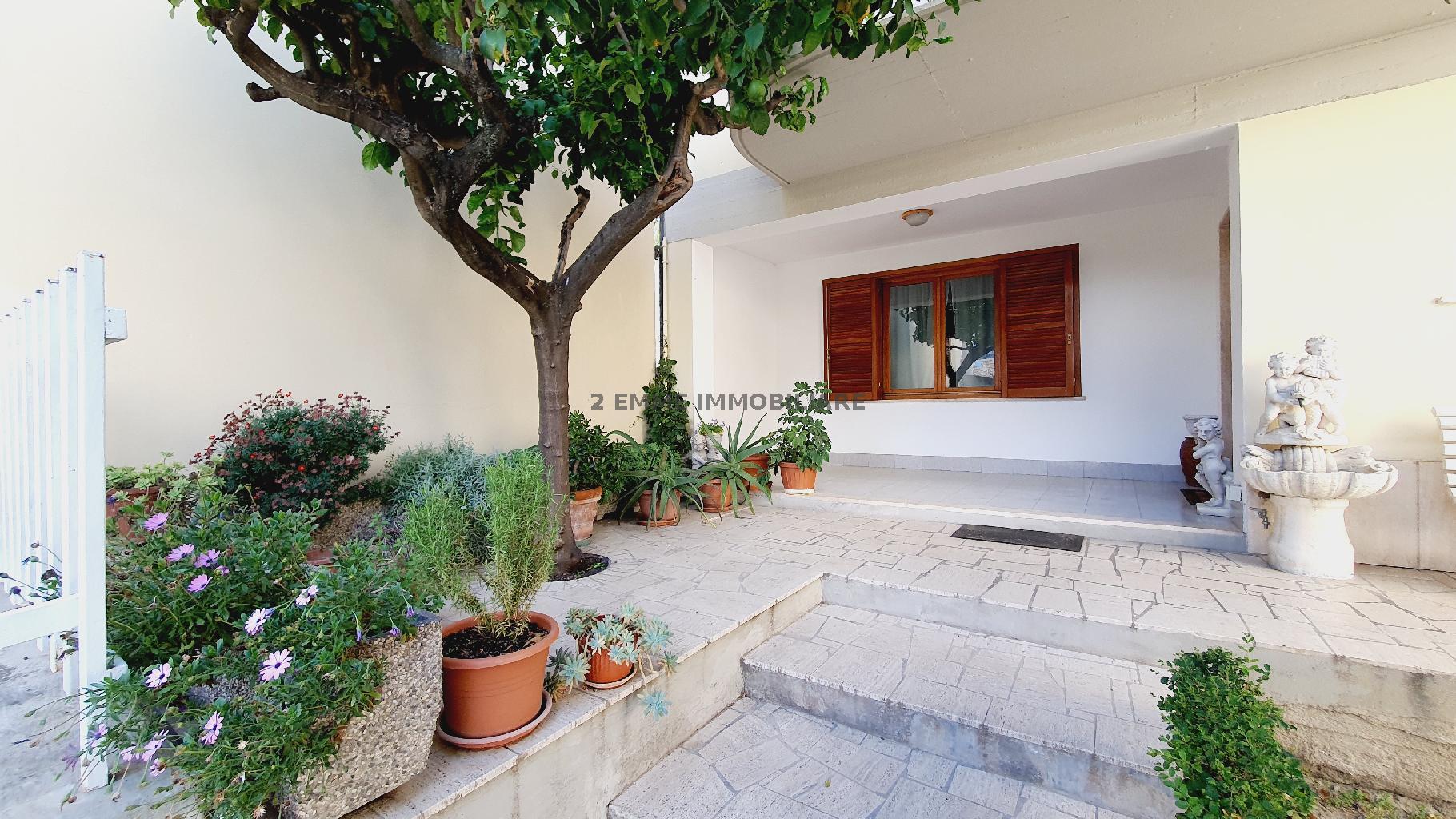 4620 - VILLETTA A SCHIERA VENDITA ASCOLI PICENO ZONA MONTICELLI - € 359.000