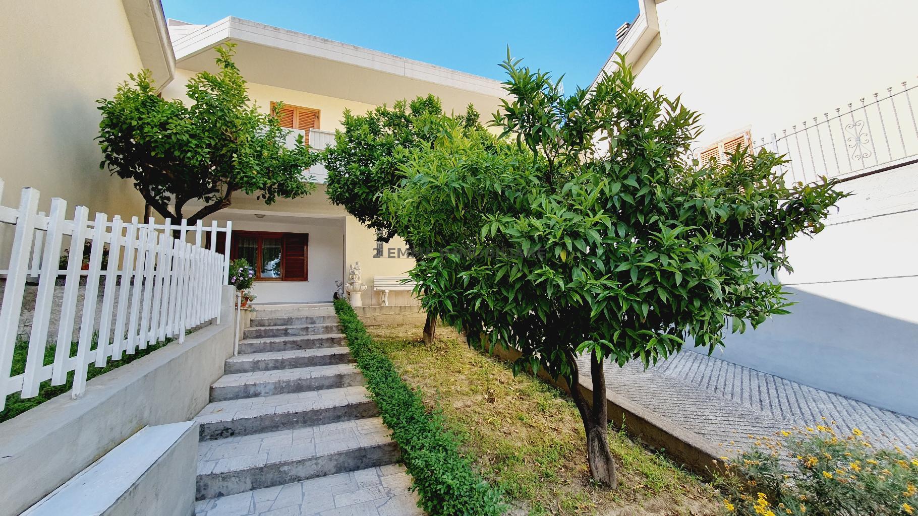 4620 - VILLETTA A SCHIERA VENDITA ASCOLI PICENO ZONA MONTICELLI - € 359.000 23