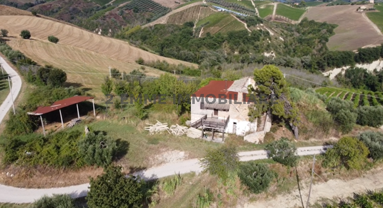4635 - CASA RURALE VENDITA ASCOLI PICENO ZONA OFFIDA - € 150.000 12