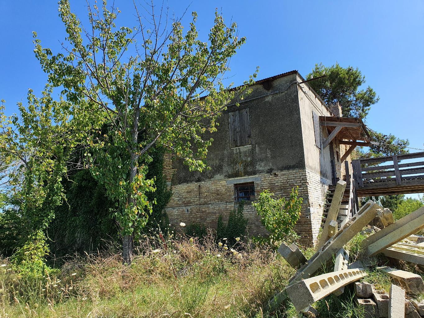 4635 - CASA RURALE VENDITA ASCOLI PICENO ZONA OFFIDA - € 150.000 23