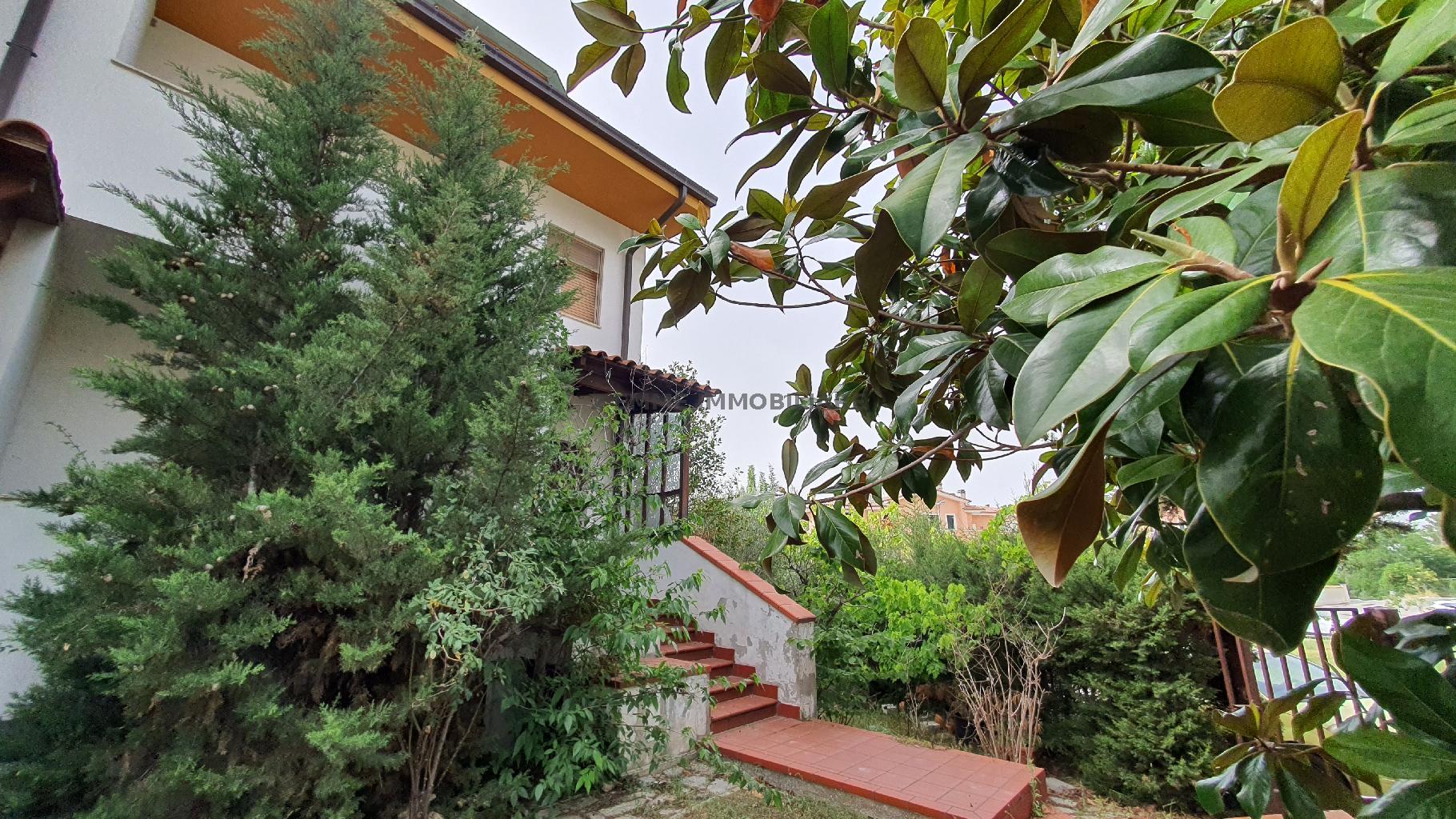 4641 - VILLA VENDITA FOLIGNANO ZONA FOLIGNANO - € 178.000