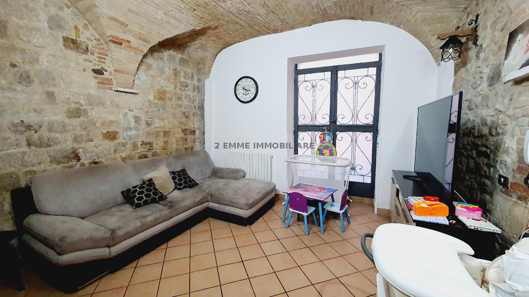 4704 - CIELO-TERRA VENDITA ASCOLI PICENO ZONA CENTRO STORICO - € 420.000 2