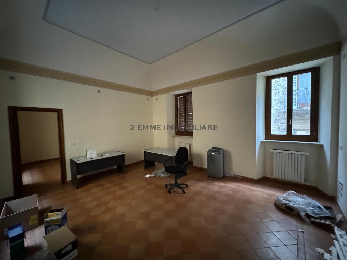 4713AF - UFFICIO AFFITTO ASCOLI PICENO ZONA CENTRO STORICO - € 1.900 2