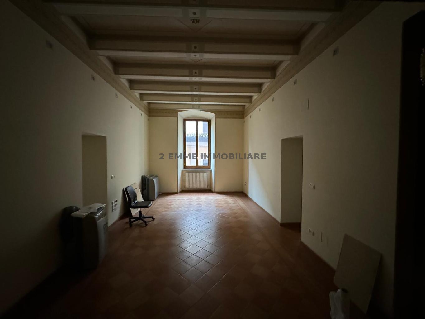4713AF - UFFICIO AFFITTO ASCOLI PICENO ZONA CENTRO STORICO - € 1.900 5