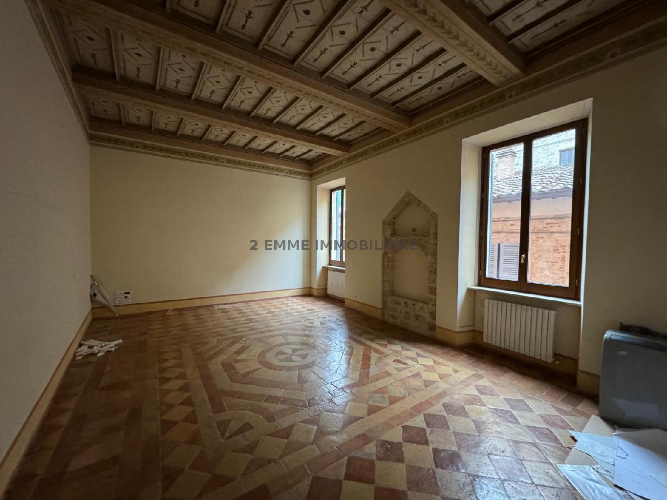 4713AF - UFFICIO AFFITTO ASCOLI PICENO ZONA CENTRO STORICO - € 1.900 6