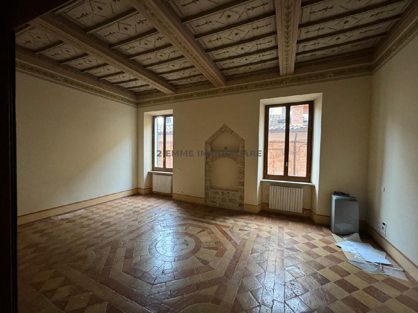 4713AF - UFFICIO AFFITTO ASCOLI PICENO ZONA CENTRO STORICO - € 1.900 7