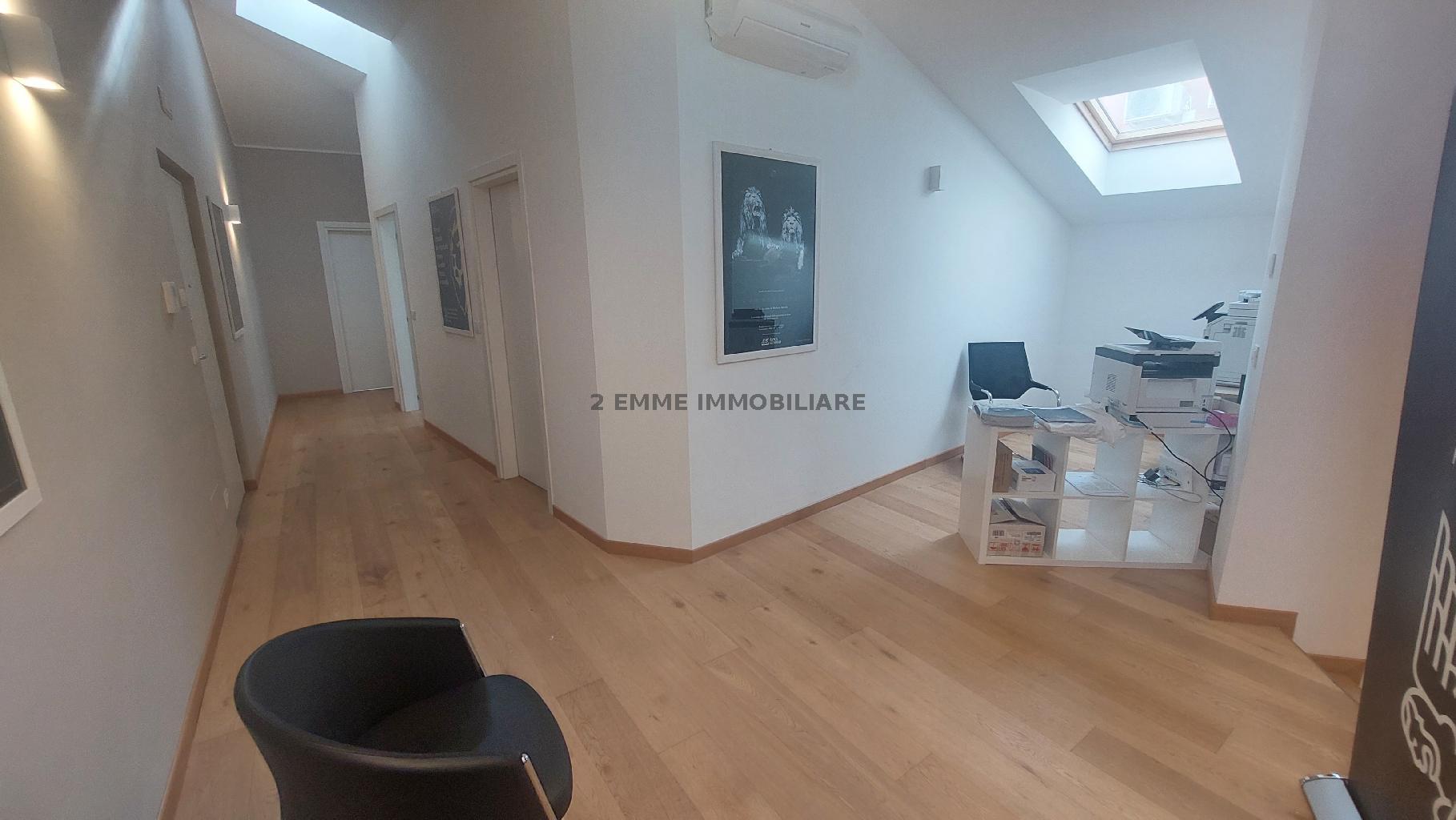 4716AF - UFFICIO AFFITTO ASCOLI PICENO ZONA CENTRO STORICO - € 1.000 2