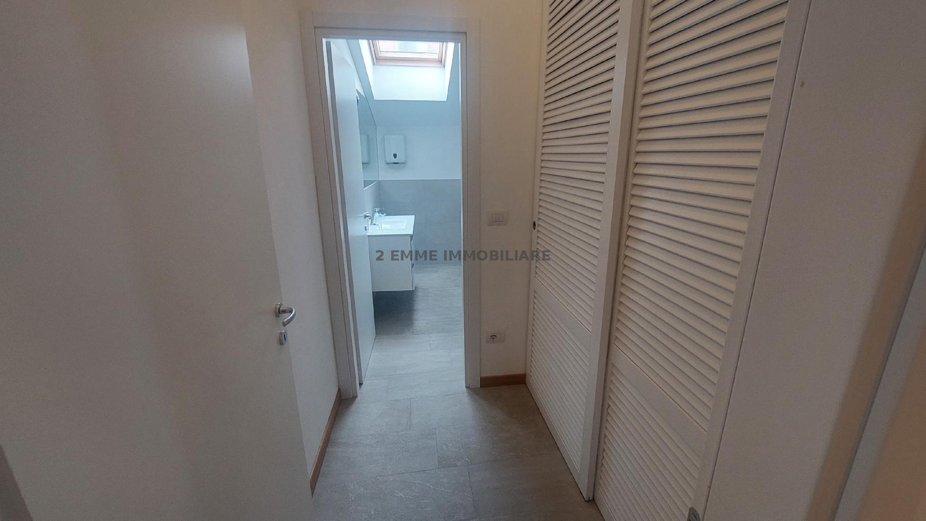 4716AF - UFFICIO AFFITTO ASCOLI PICENO ZONA CENTRO STORICO - € 1.000 3