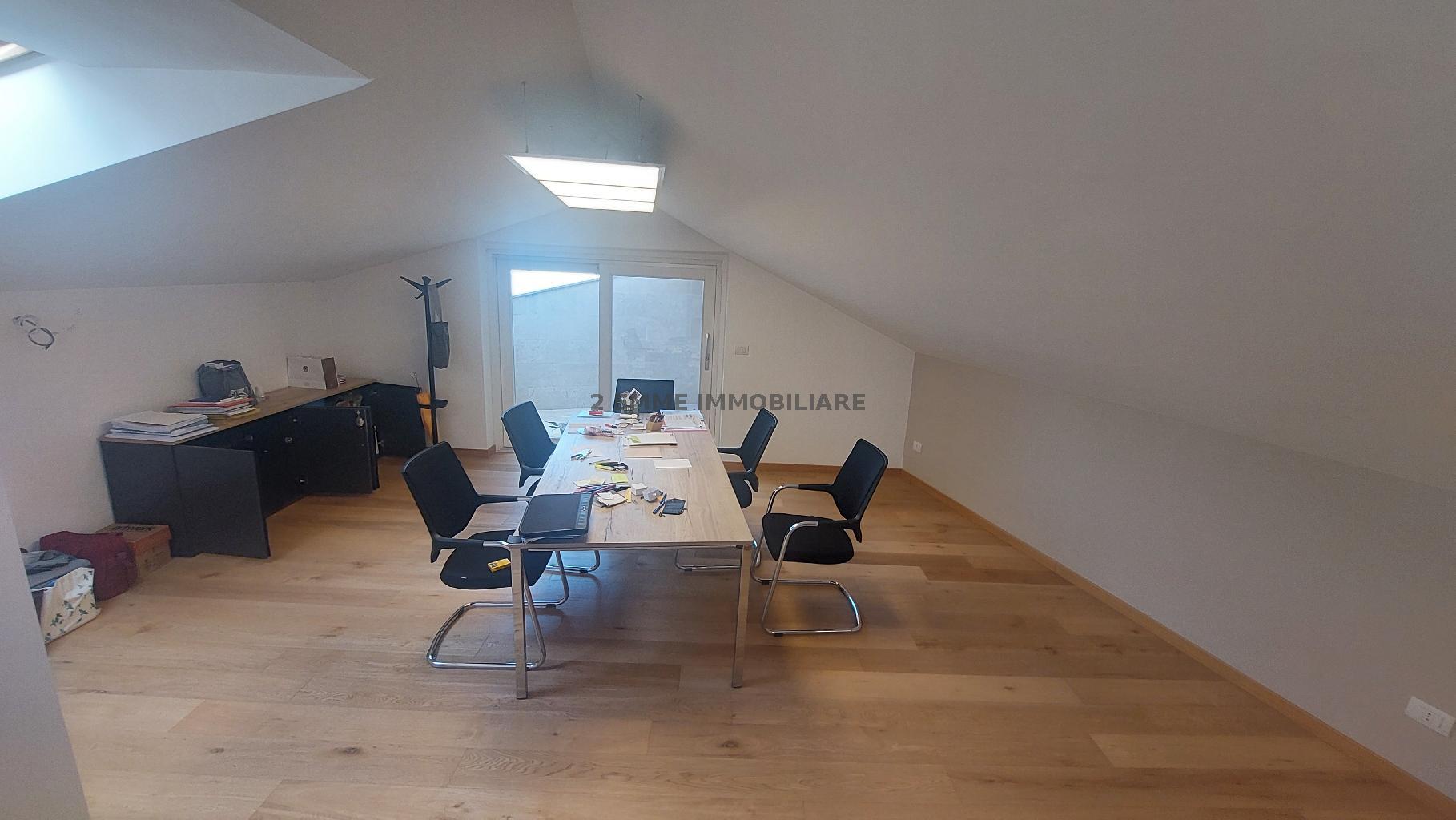 4716AF - UFFICIO AFFITTO ASCOLI PICENO ZONA CENTRO STORICO - € 1.000 12