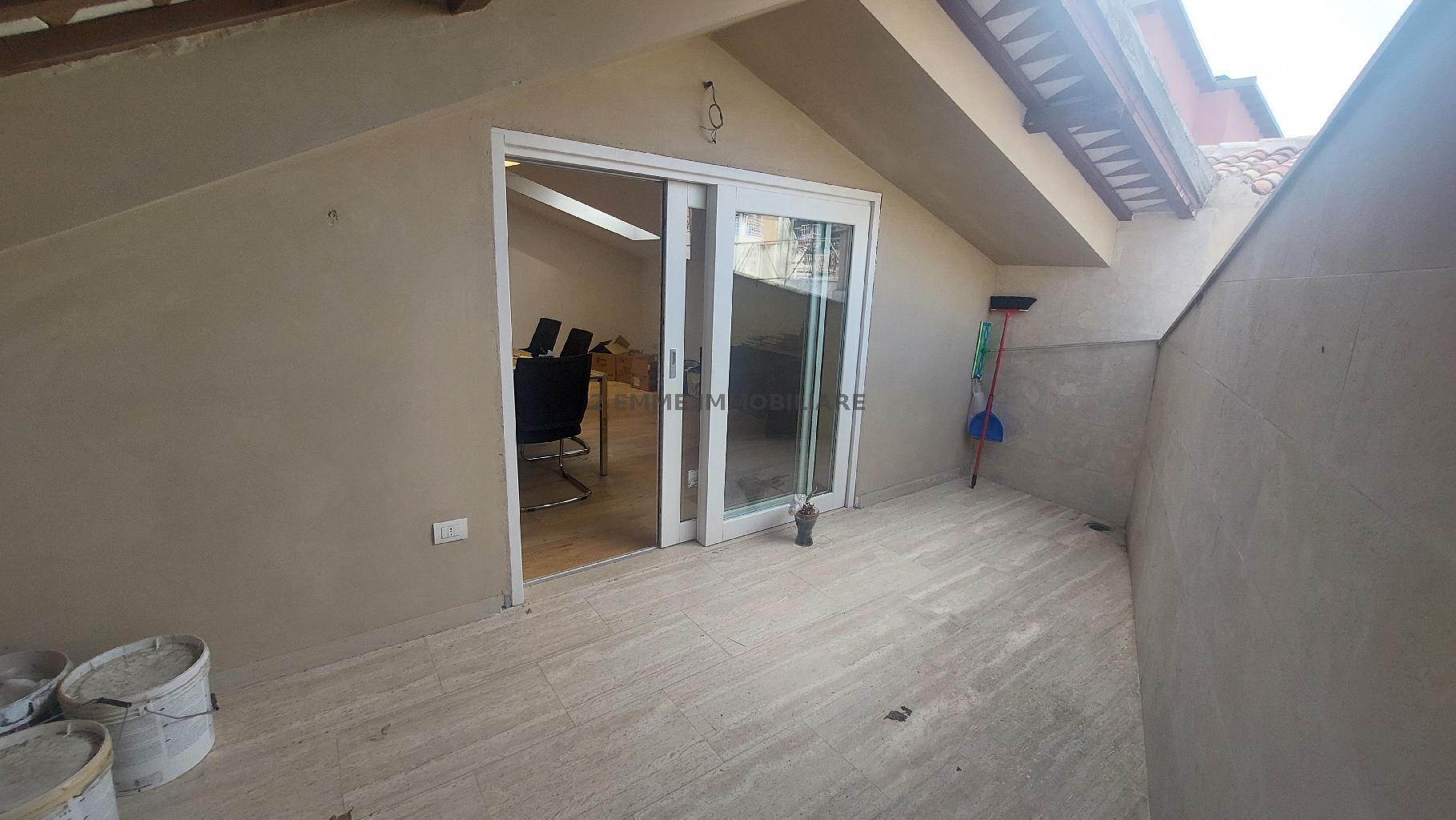 4716AF - UFFICIO AFFITTO ASCOLI PICENO ZONA CENTRO STORICO - € 1.000 18