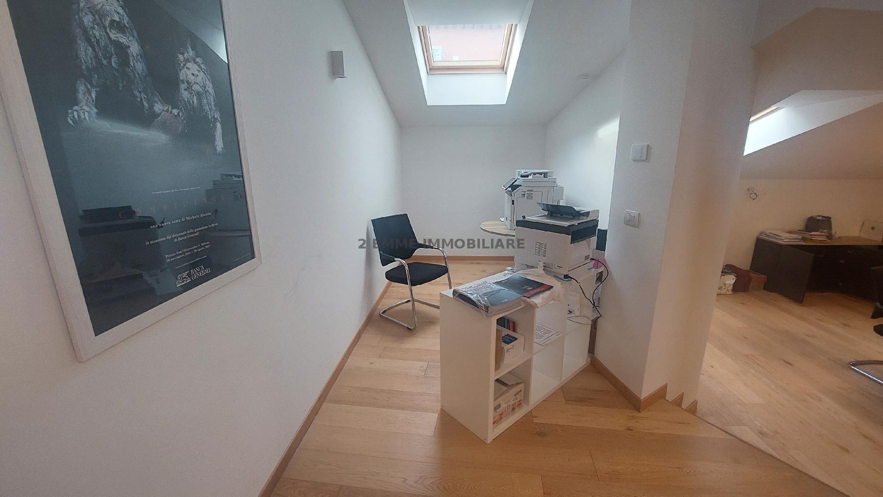 4716AF - UFFICIO AFFITTO ASCOLI PICENO ZONA CENTRO STORICO - € 1.000 20