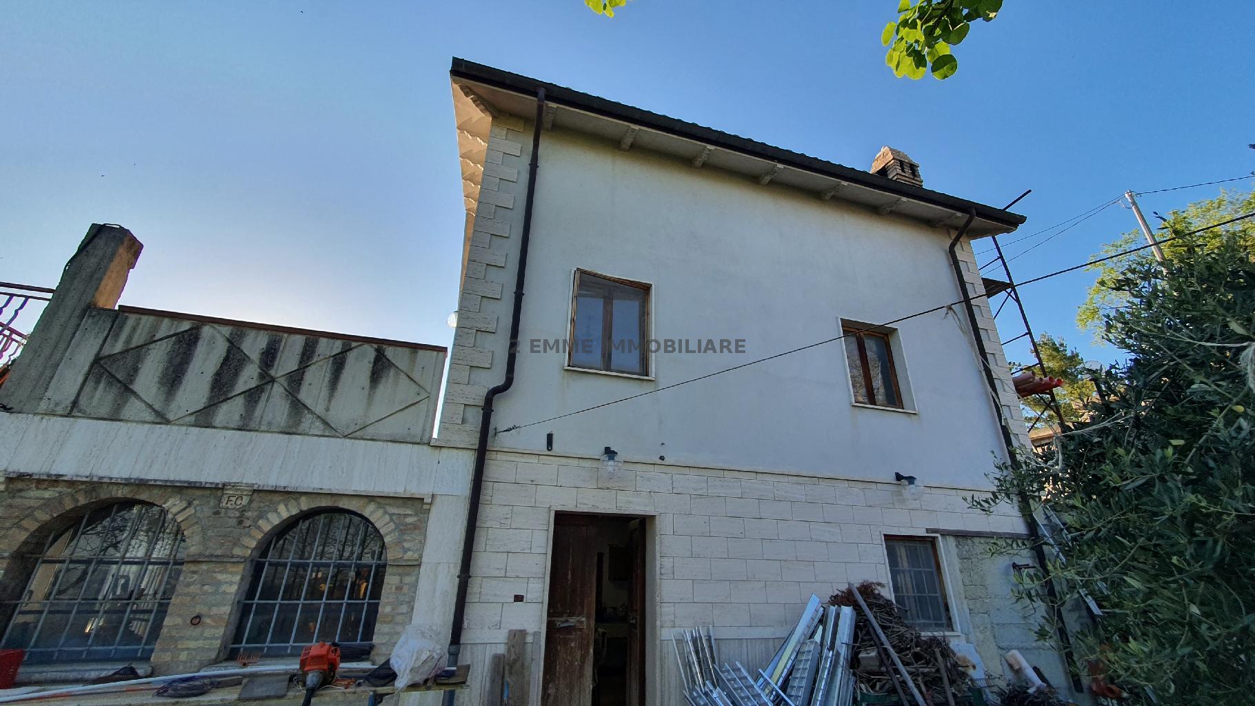 4851 - CASALE VENDITA ASCOLI PICENO ZONA FUORI CITTA' - € 148.000 4