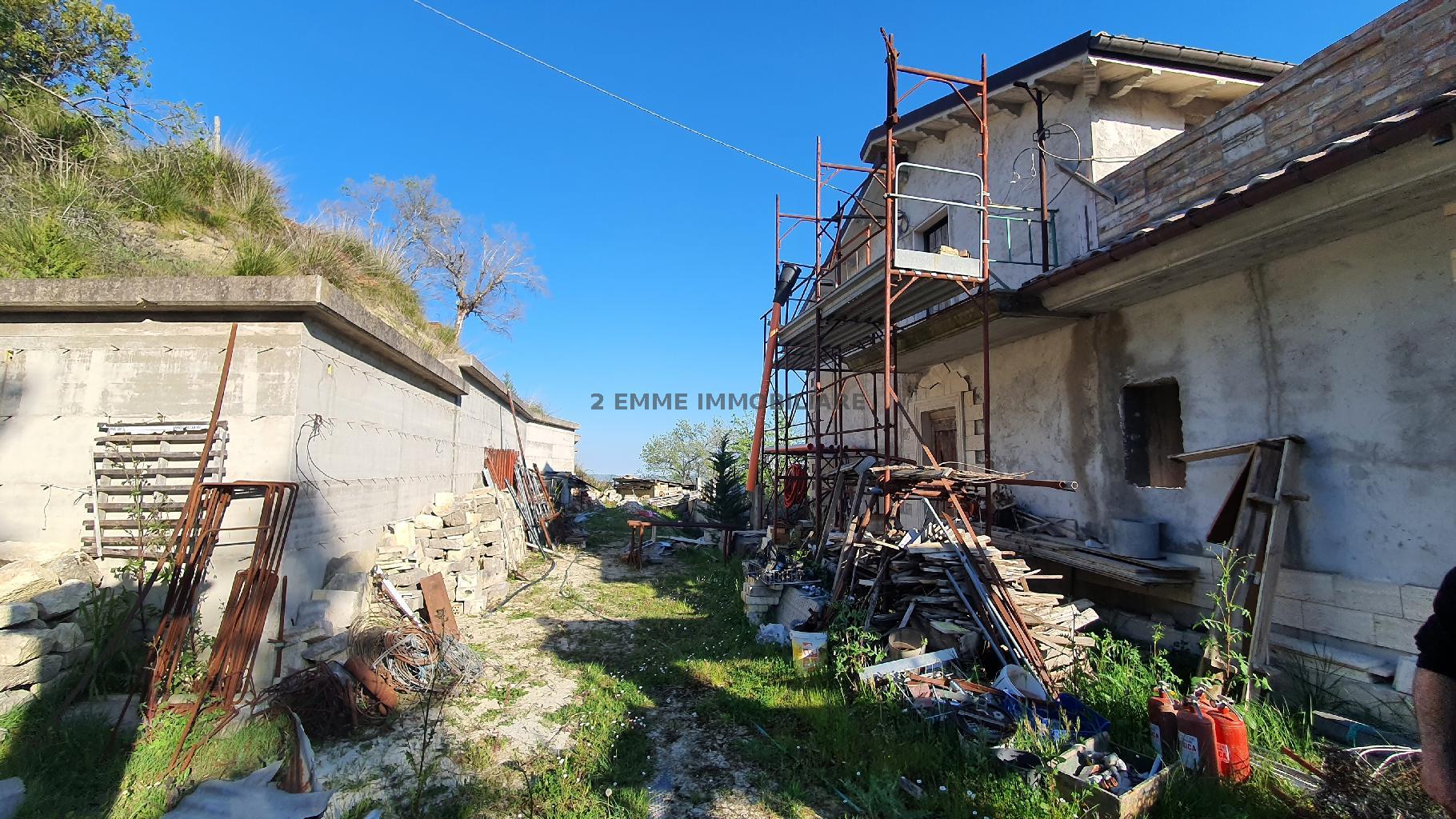 4851 - CASALE VENDITA ASCOLI PICENO ZONA FUORI CITTA' - € 148.000 6