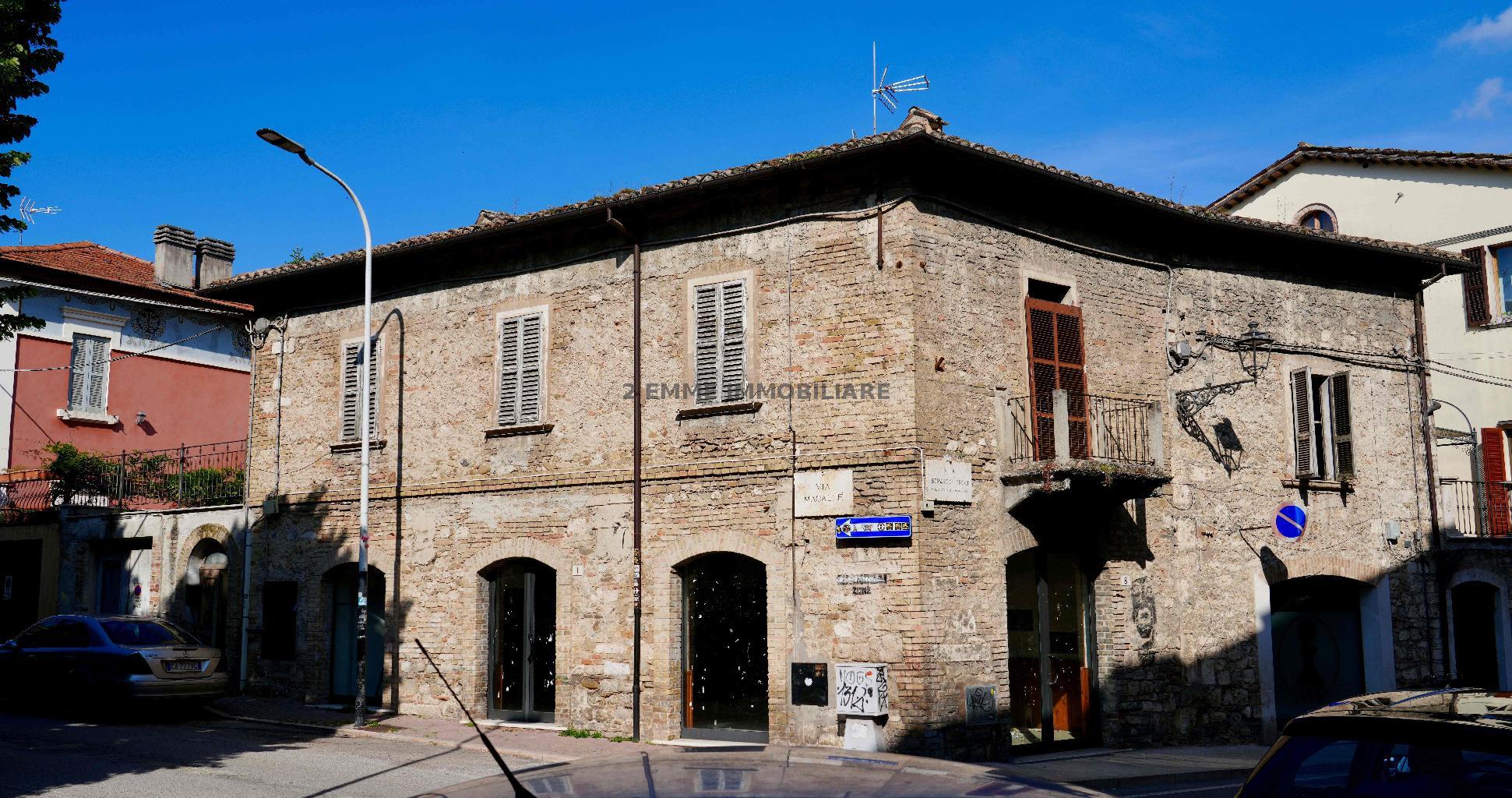 4874 - LOCALE COMMERCIALE VENDITA ASCOLI PICENO ZONA BORGO SOLESTA' - € 95.000 4