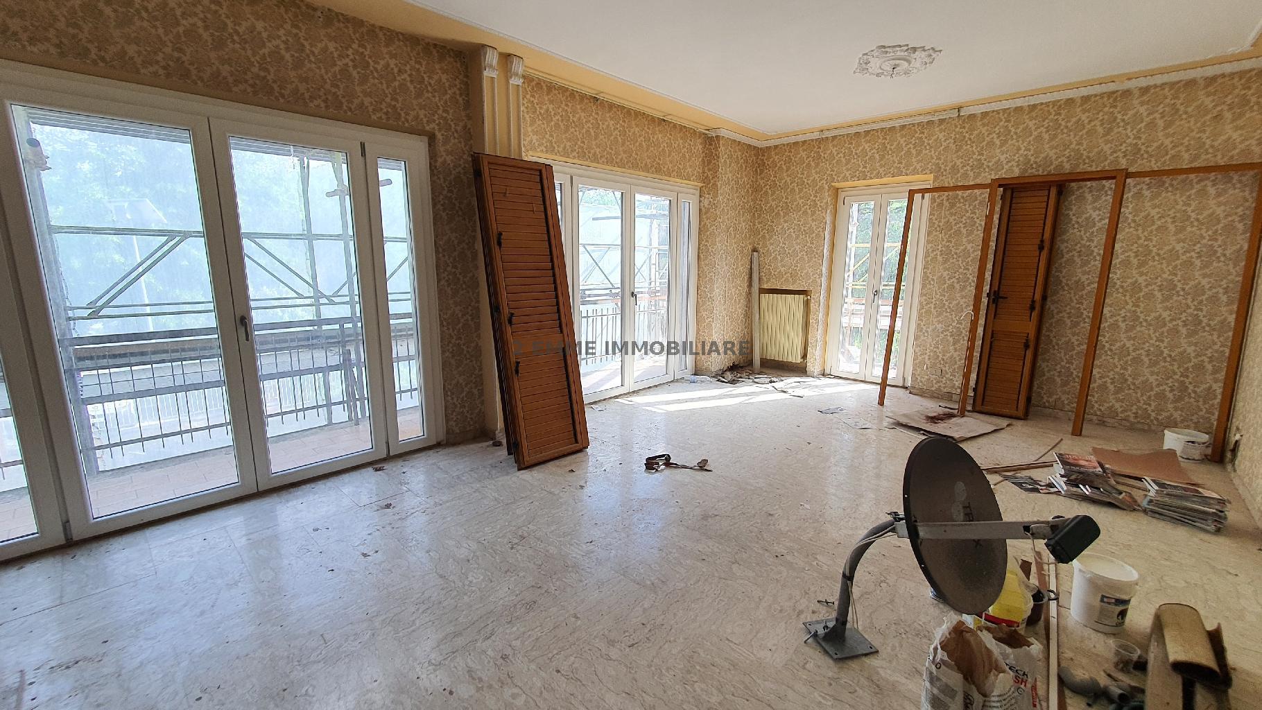 4886 - CIELO-TERRA VENDITA VENAROTTA ZONA CAMPAGNA - € 340.000 2