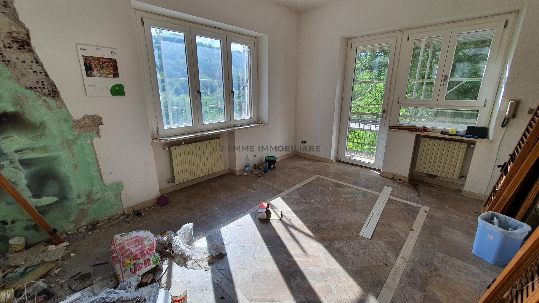 4886 - CIELO-TERRA VENDITA VENAROTTA ZONA CAMPAGNA - € 340.000 3