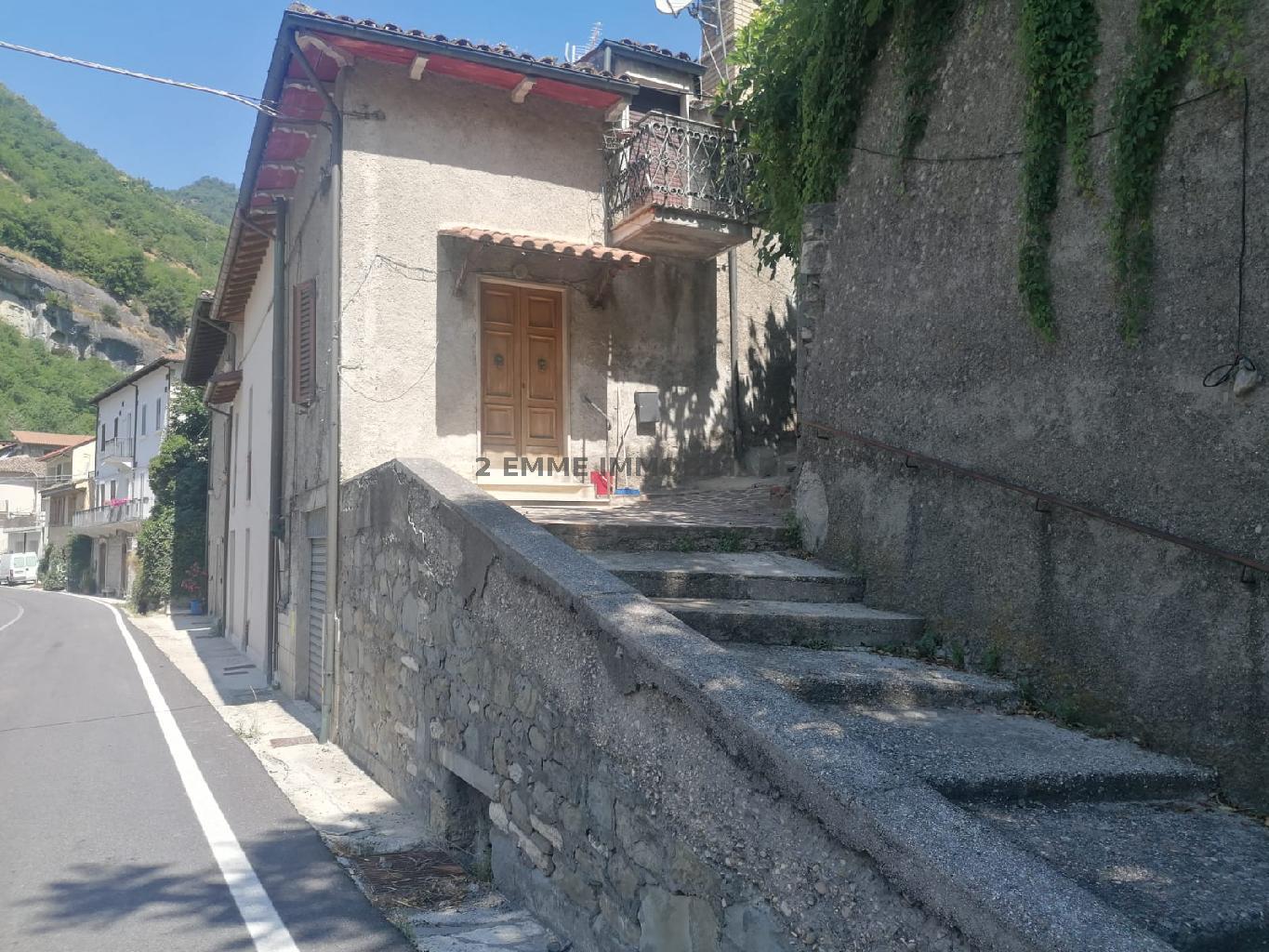 4917 - CIELO-TERRA VENDITA ASCOLI PICENO ZONA QUINTODECIMO - € 45.000