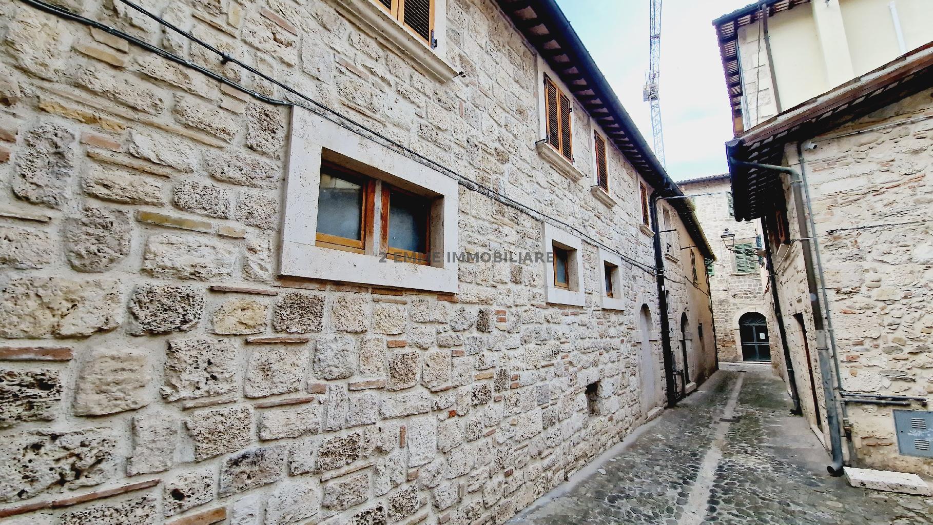 4938 - CIELO-TERRA VENDITA ASCOLI PICENO ZONA CENTRO STORICO - € 155.000 3