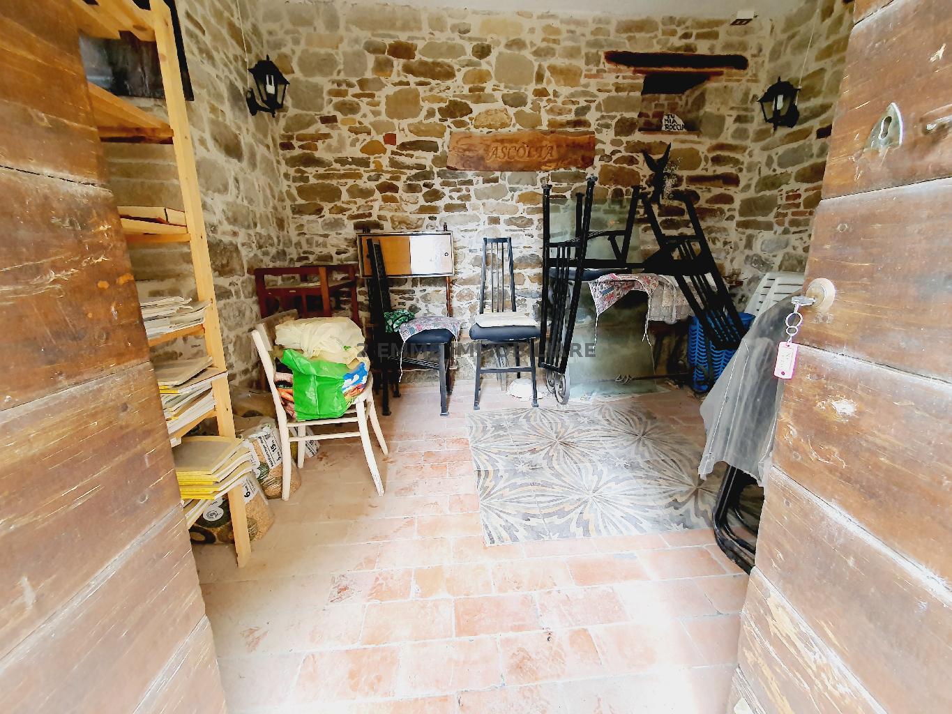 4980 - CIELO-TERRA VENDITA ASCOLI PICENO ZONA CAMPAGNA - € 43.000 18