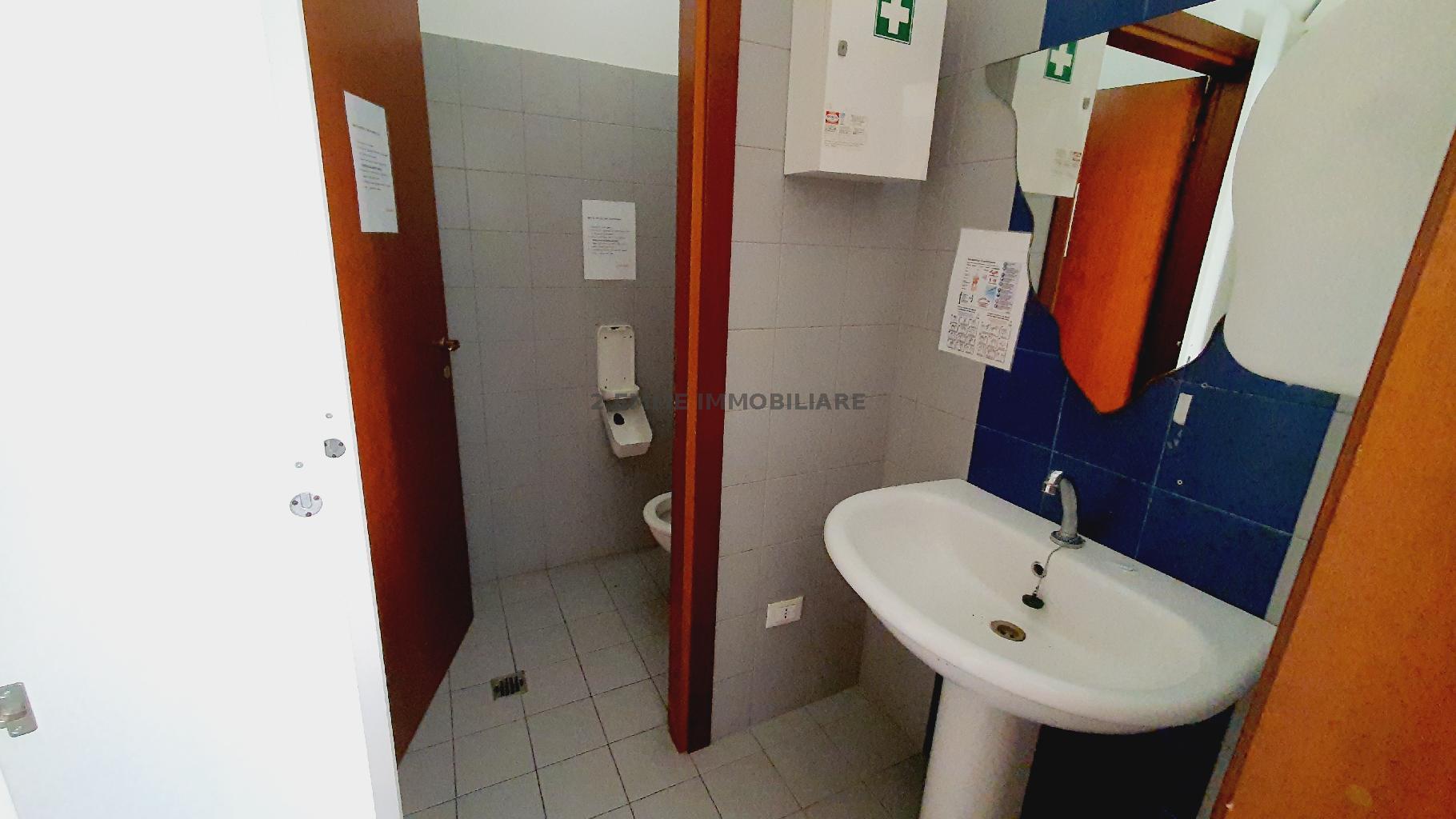 5046 - LOCALE COMMERCIALE VENDITA ASCOLI PICENO ZONA MONTICELLI - € 150.000 9