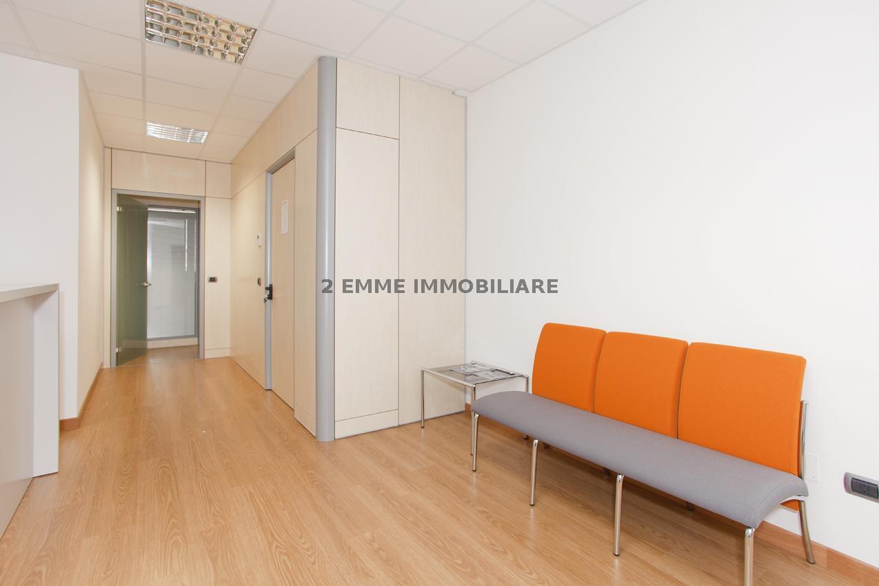 5112AF - UFFICIO AFFITTO SAN BENEDETTO DEL TRONTO ZONA PORTO D'ASCOLI - € 1.400 7