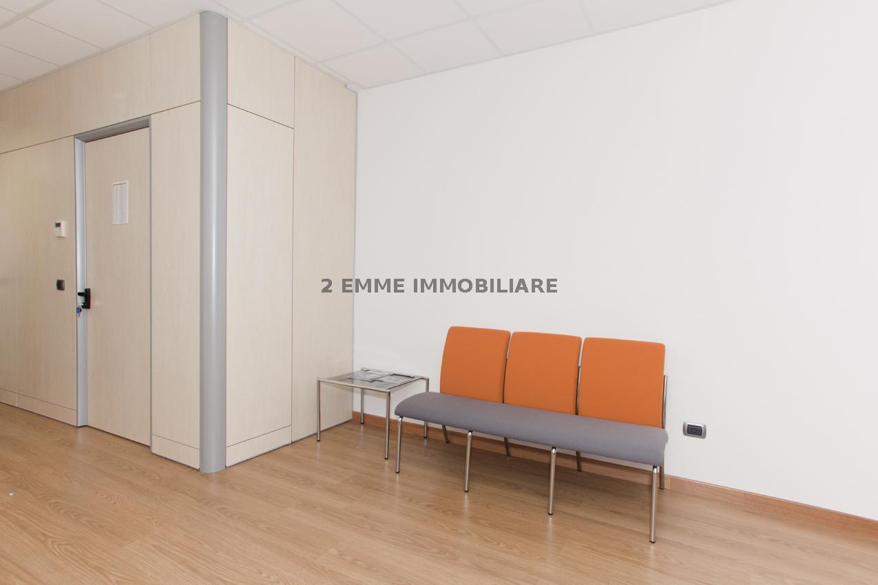 5112AF - UFFICIO AFFITTO SAN BENEDETTO DEL TRONTO ZONA PORTO D'ASCOLI - € 1.400 8