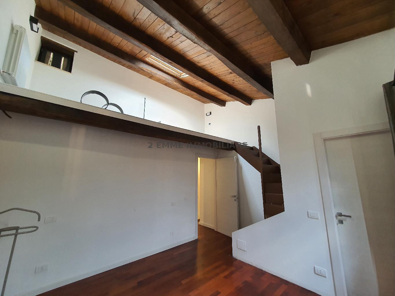 5187 - CIELO-TERRA VENDITA ASCOLI PICENO ZONA BORGO SOLESTA' - TRATTATIVA RISERVATA 5