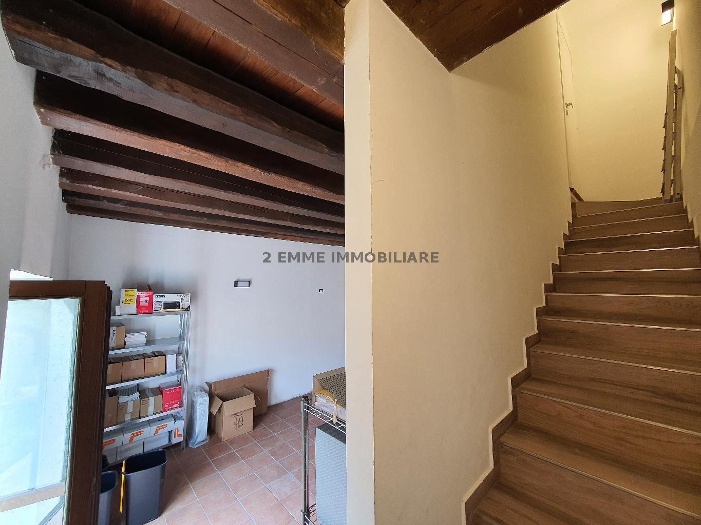 5187 - CIELO-TERRA VENDITA ASCOLI PICENO ZONA BORGO SOLESTA' - TRATTATIVA RISERVATA 21