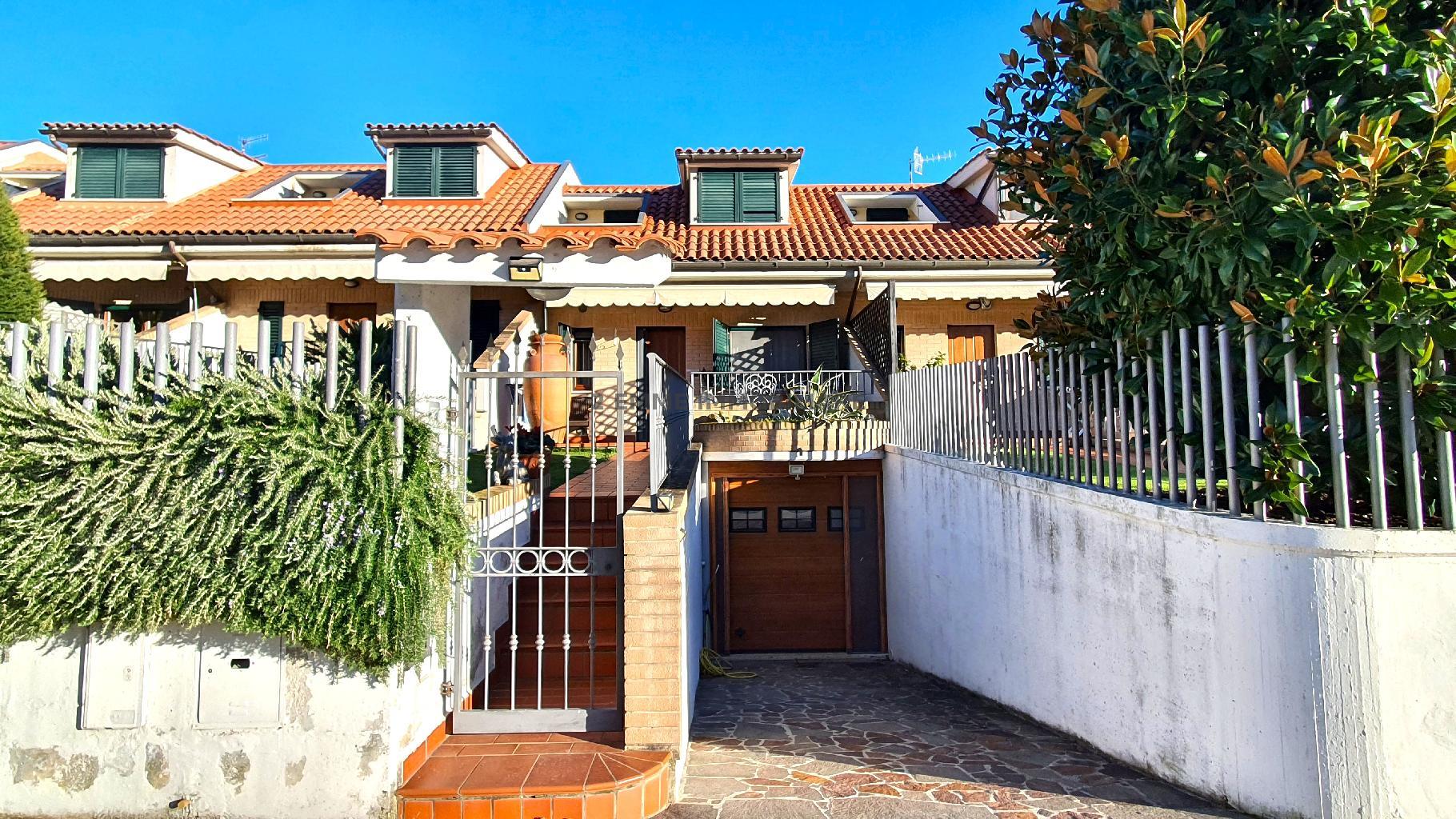 5190 - VILLETTA A SCHIERA VENDITA ASCOLI PICENO ZONA MONTICELLI - € 288.000 12