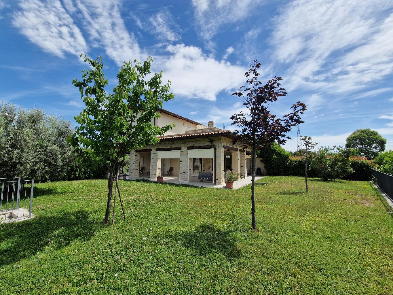 5193 - VILLA VENDITA ASCOLI PICENO ZONA CAMPO PARIGNANO - € 640.000 23