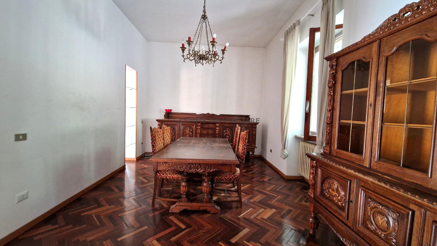 5262 - VILLA VENDITA ASCOLI PICENO ZONA CENTRO STORICO - € 340.000 5